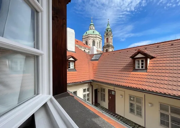 Three Golden Crowns Apartments Prag